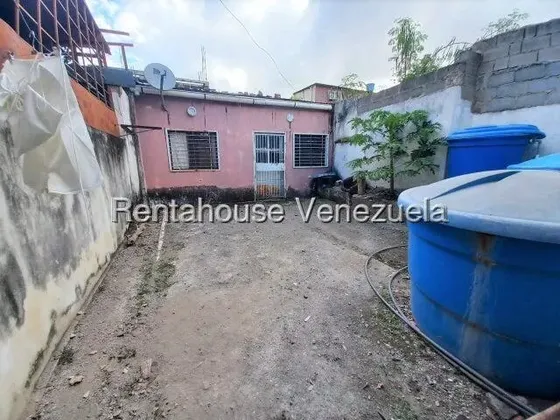 Venta Espaciosa Casa Dúplex De 519 M2 Con Anexo Y Local Comercial En El Centro Barquisimeto,lara Rc