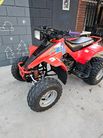 Suzuki Lt230