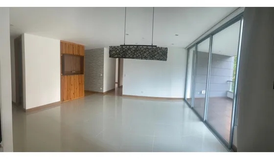 Arriendo Apartamento En Milla De Oro. 160 Mts