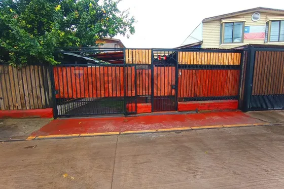 Acogedora Casa En Venta En Maipú