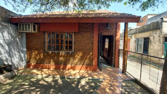 Casa 4 Amb 3 Dormitorios Moron  Castelar Sur