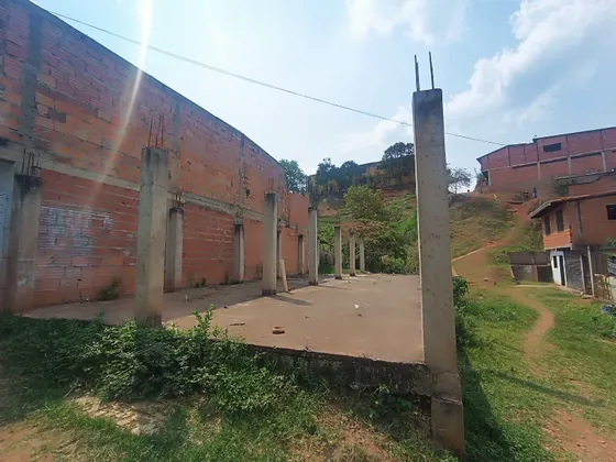 Parcela Con Construcción Db