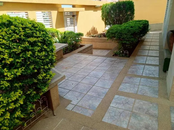 Quinta En La Colina. 2 Niveles Más Tierraza, 6habitaciones.