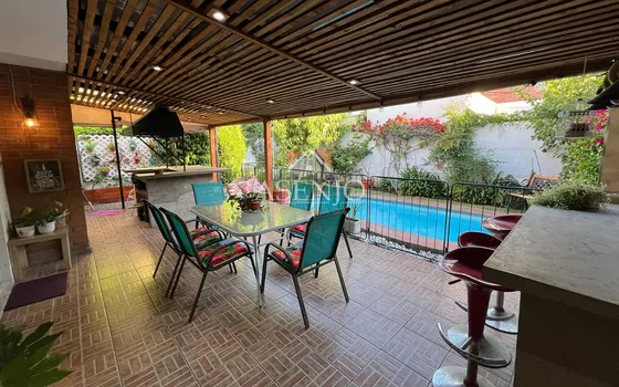 Hermosa, Estilo Mediterranea En Condominio Sector Seguro