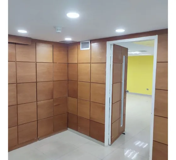 Alquilo Amplia Oficina 188 M2@+120m2 Mezzanina En La Lagunita 1891