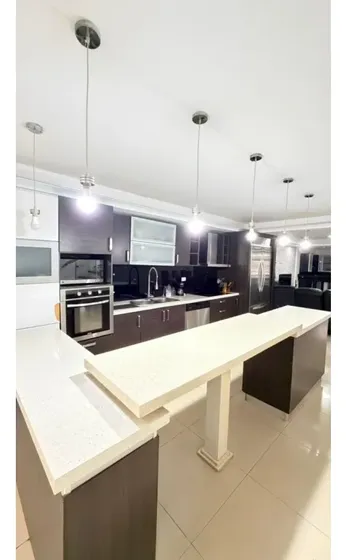 Lechería, En Venta Casa Bote. Con Muelle Privado