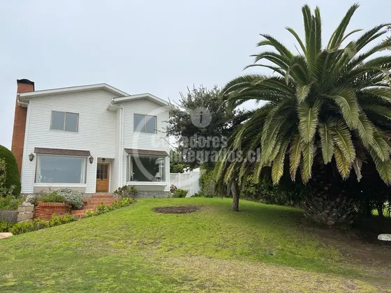 Casa En Venta De 6 Dorm. En Santo Domingo
