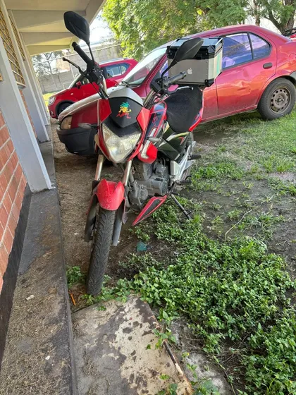 Motocicleta Rojo - Negro, Todo Pagado, Un Solo Dueño