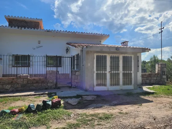 Casa En Altura Afueras De Huerta Grande Límite Con Villa Giardino 3d Cochera Parrilla