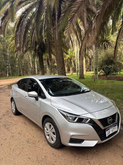 Nissan Versa 1.6 Sense