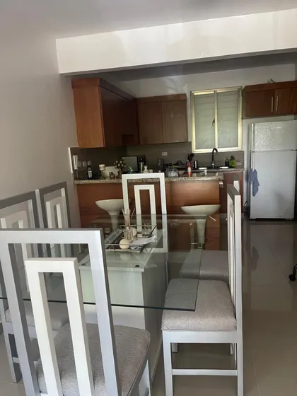 Alquilo Apartamento Ubicado En Reparto Universitario, Santiago 2do Nivel 