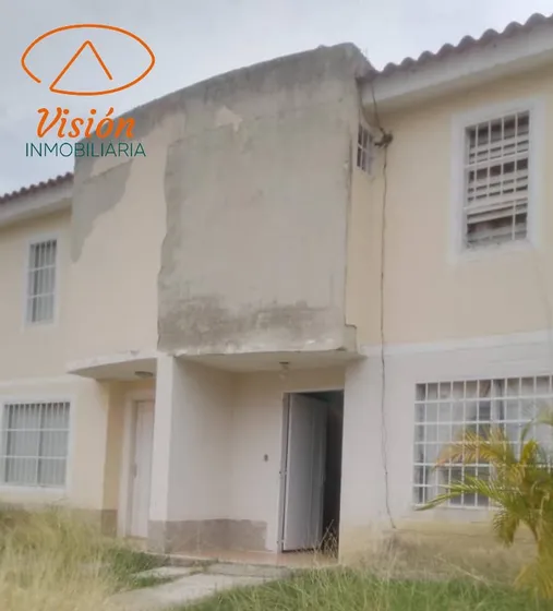 Town House En Venta Villa Falcón Oeste Ii Cúa Edo Miranda.