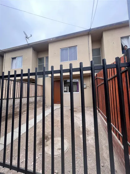Casa En Venta De 3 Dorm, Valles Del Sauce En Coquimbo