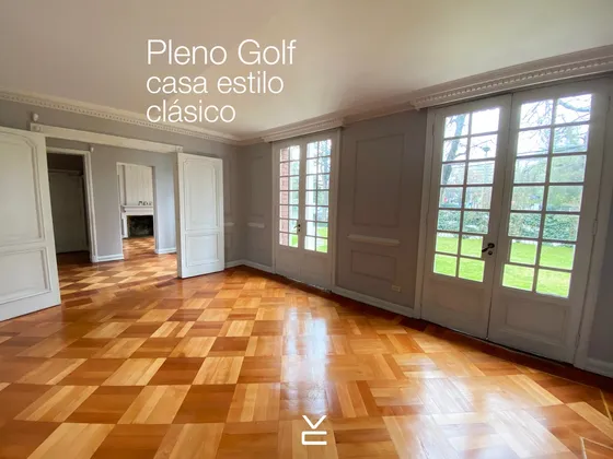 Preciosa Casa Estilo Clásico