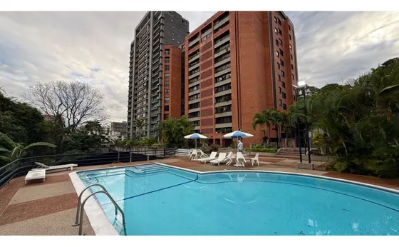 En Venta Apartamento Sebucan 182m2