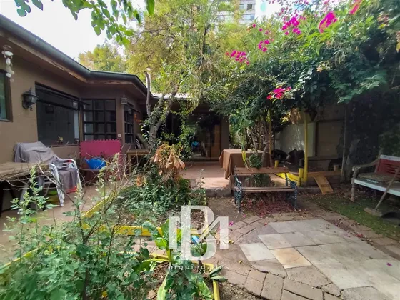 Casa En Venta De 5 Dorm. En Las Condes