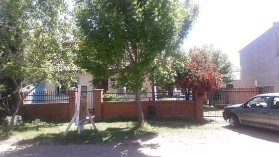 Venta Chalet Con Pileta Mas Monoambiente 5 Entre 55 Y 56