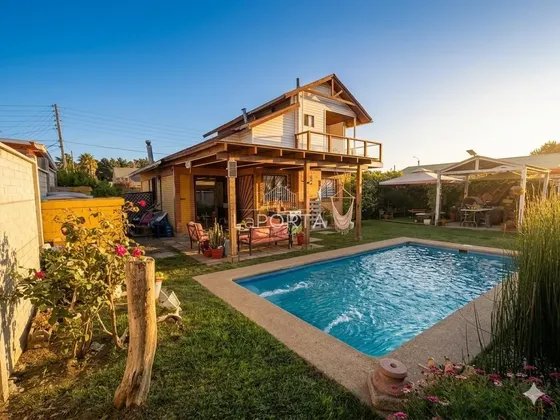 Remodelada Casa / Gran Patio Con Piscina/ En Condomini