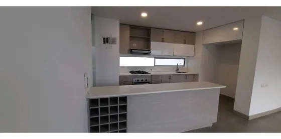 Venta De Apartamento En Envigado, Sector Cumbres, Piso 17