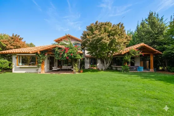 Preciosa Casa En Condominio Las Pircas De Chicureo