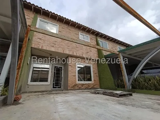 Casa Para Terminar En Urb. Privada En La Morita Gbf 26-22210