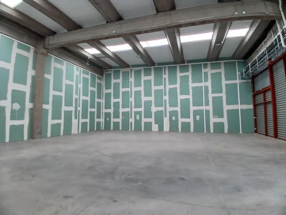 Bodega 595 M2 / La Montaña