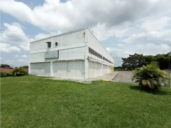Local Comercial O Bodega Arriendo Via Montenegro