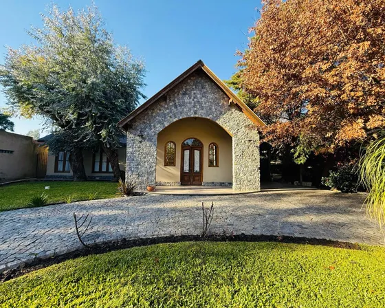 Casa - Barrio Parque Leloir