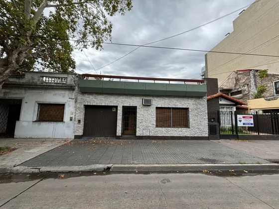 Casa En Venta En Caseros