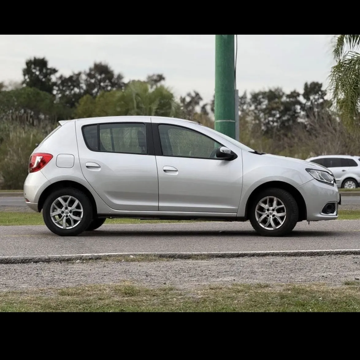Renault Sandero 1.6 Privilege 105cv569042482034780163