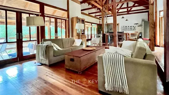 Casa En Venta De 5 Dorm. En Pinto