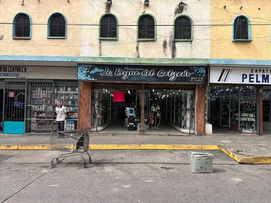 T.r. Alquila Local Comercial En El Centro De Valencia, Calle Paez Entre Urdaneta Y Constitucion  Cod. 287702
