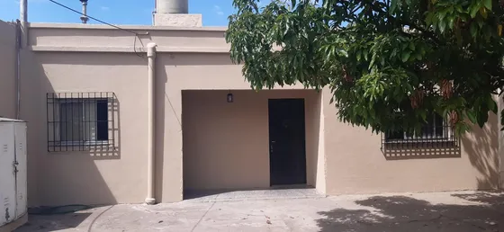 Casa En  Venta  3 Ambientes En Lavallol