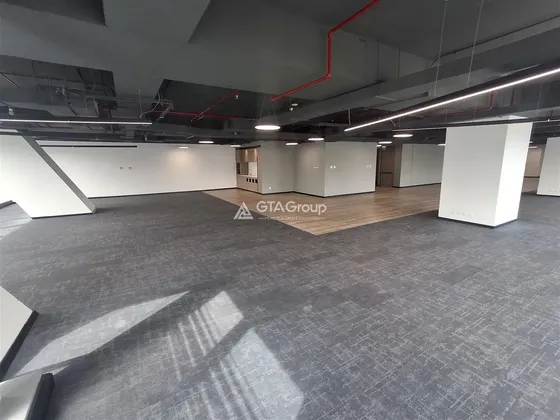 Arriendo Espectacular Oficina 472 M2. Exclusivo Edificio