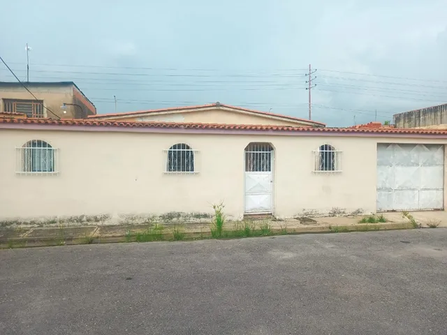 Ana El Kantar Y Gerson Gonzalez  Inzitu Realtors Vende Casa En Urb. Fundación Mendoza Valencia   Carabobo Venezuela 
