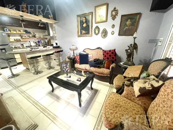 Venta De Ph 4 Ambientes Con Terraza En  Lanús