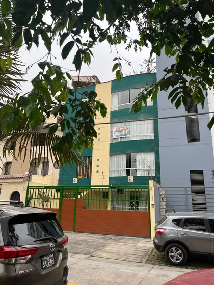 Departamento En San Borja,  Excelente Ubicación, Un Piso