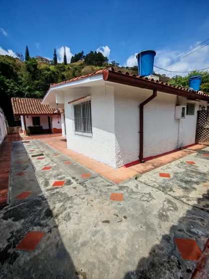 Casa En Colinas De Carrizal, 2 Casas Por Un Solo Precio 
