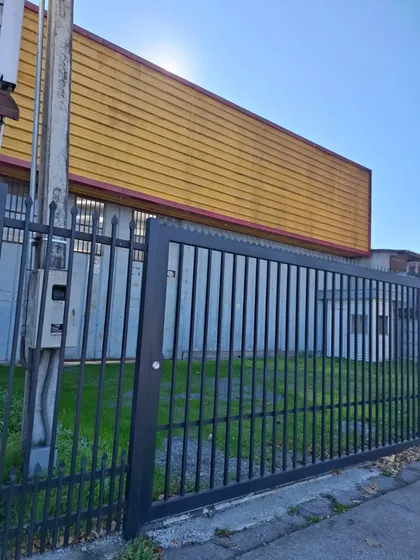 Arriendo Amplia Bodega Comercial En Avenida O Higginis
