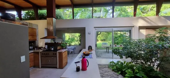 Casa 4 Ambientes En Lote De 2100 M2 Barrio Semicerrado - El Cortijo