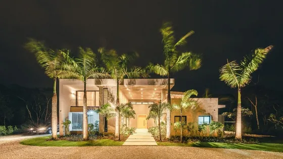 Venta De Amplia Villa Con Vista Al Lago En Hacienda Punta Cana