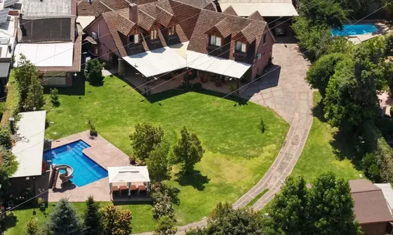 En La Reina Alta En Condominio Seguro, Enorme Casa
