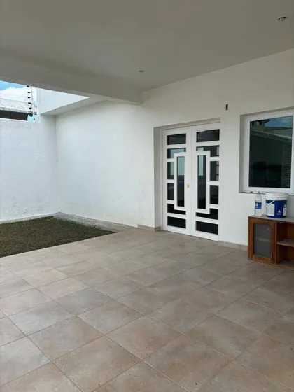 Casa En Venta /alquiler. En Altos De Guataparo. Pisos: Porcelanato Y Granito, Family Room .mr.