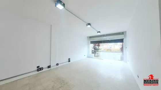 Local En Arriendo En Conquistadores. Cod A2061