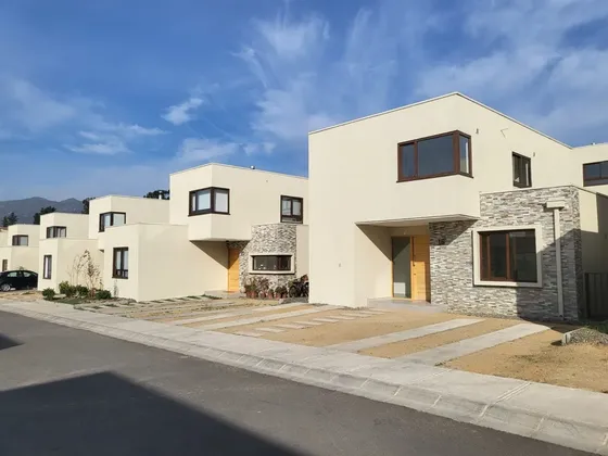 Casa Arriendo De 4 Dorm. Fundo El Rincon - Villa Alemana