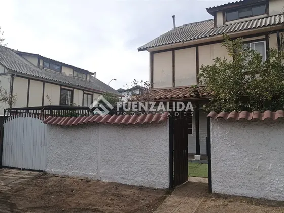 Casa En Arriendo De 4 Dorm. En La Florida