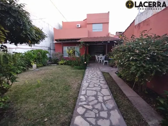 Casa  Multifamiliar En Venta 6 Ambientes ,hurlimgham