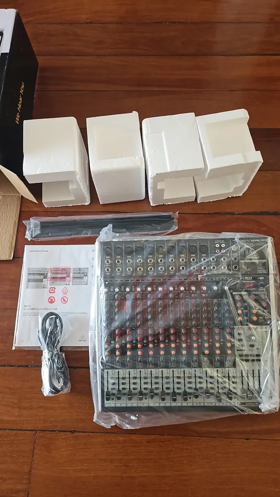 Console Behringer X2442USB Xenyx de mistura | MercadoLivre