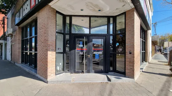 Venta | Icónico Local Comercial | Sobre Avenida | En Esquina | Capitán Bermúdez | Barrio Centro