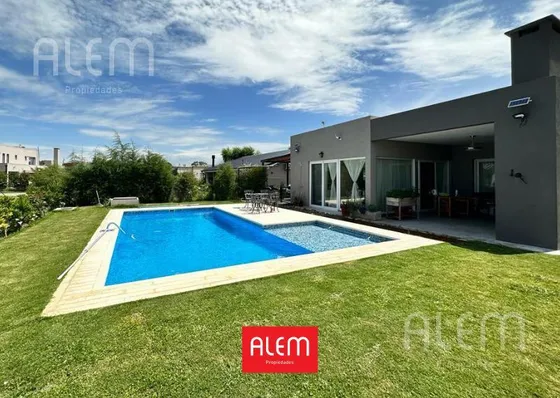 Casa En  Venta En Barrio Privado Los Talas Canning